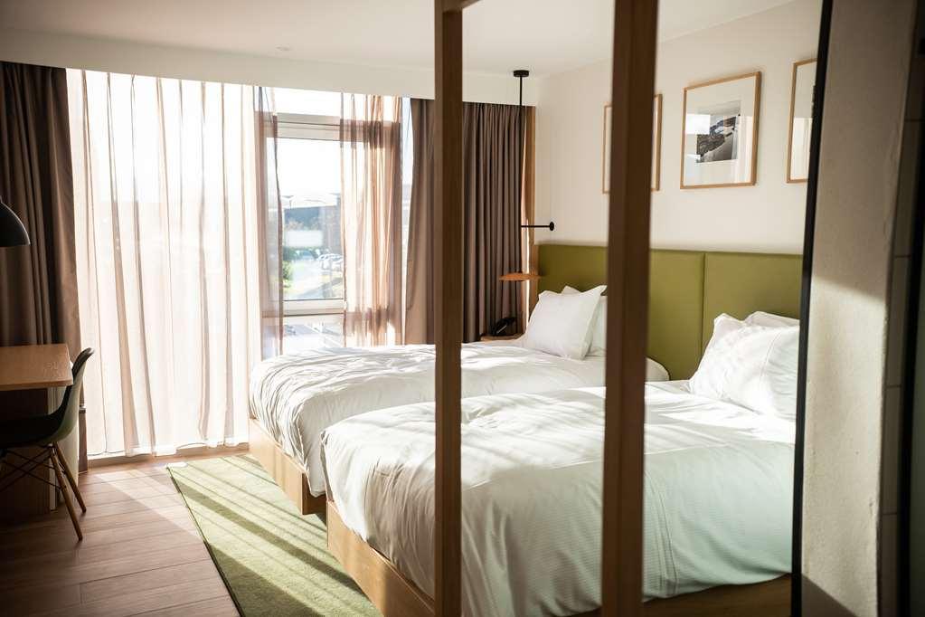 Hilton Garden Inn Faroe Islands Tórshavn Стая снимка