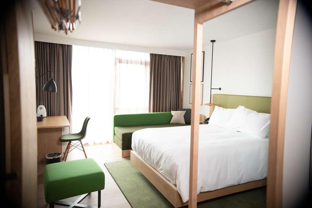 Hilton Garden Inn Faroe Islands Tórshavn Стая снимка