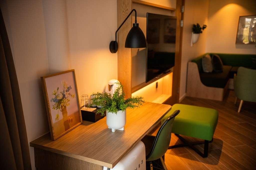 Hilton Garden Inn Faroe Islands Tórshavn Стая снимка