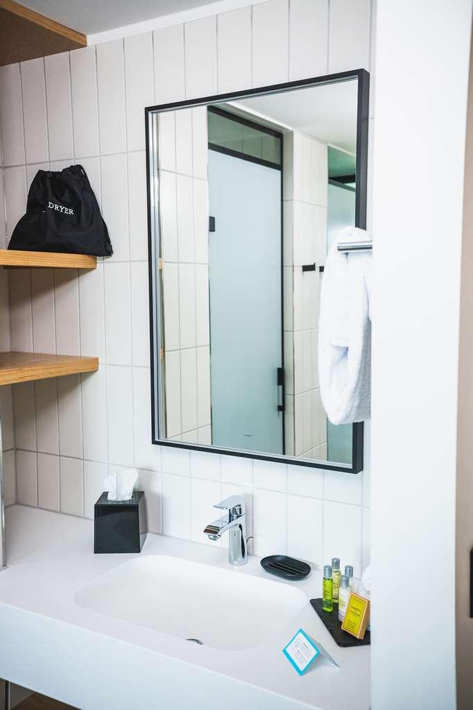 Hilton Garden Inn Faroe Islands Tórshavn Стая снимка